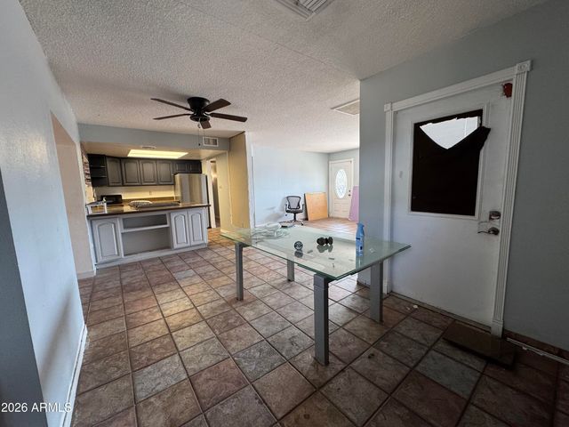 8428 W GLENROSA Avenue, Phoenix, AZ 85037