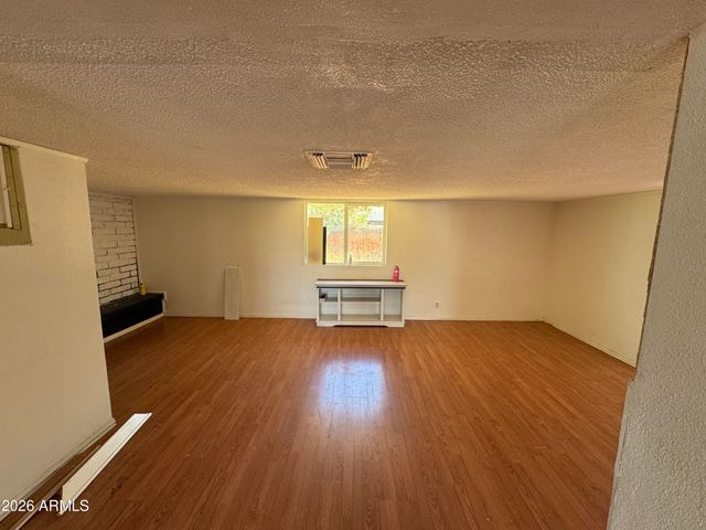 8428 W GLENROSA Avenue, Phoenix, AZ 85037