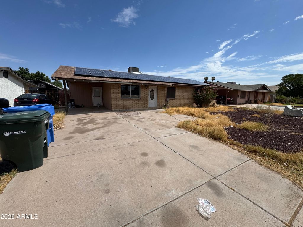 8428 W GLENROSA Avenue, Phoenix, AZ 85037