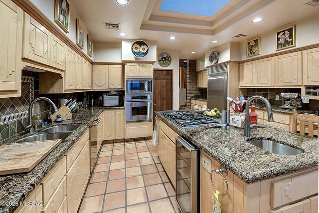 6080 N Paseo Valdear, Tucson, AZ 85750