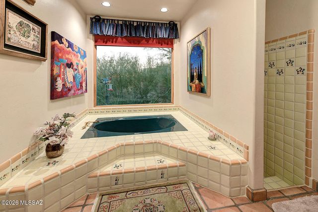 6080 N Paseo Valdear, Tucson, AZ 85750