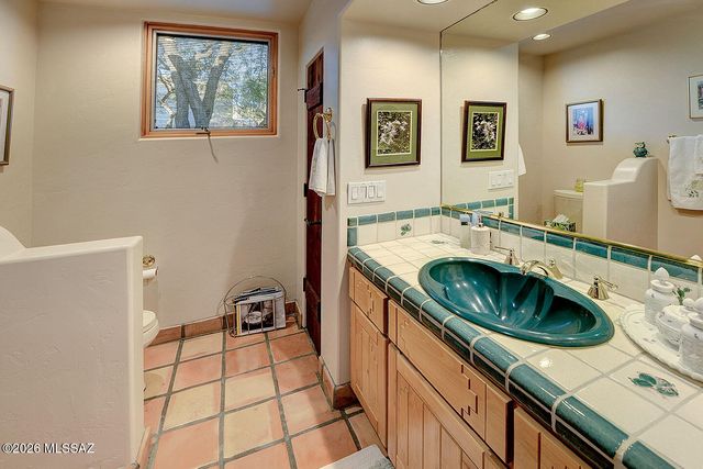 6080 N Paseo Valdear, Tucson, AZ 85750