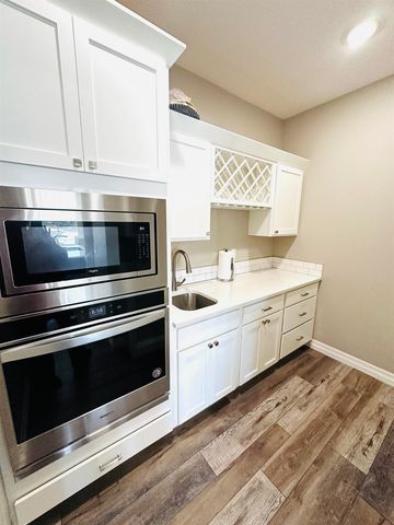 2614 W 58th Ct N, Wichita, KS 67204