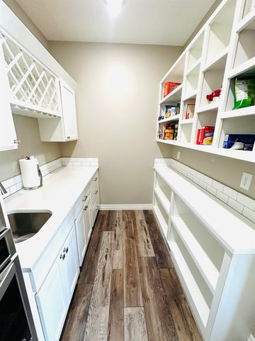 2614 W 58th Ct N, Wichita, KS 67204