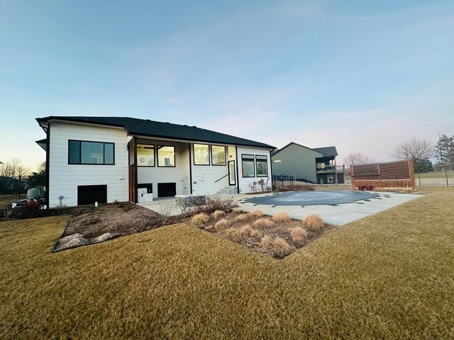 2614 W 58th Ct N, Wichita, KS 67204