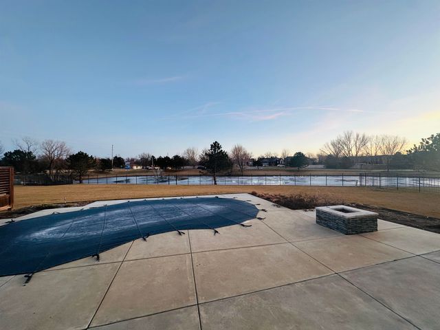 2614 W 58th Ct N, Wichita, KS 67204