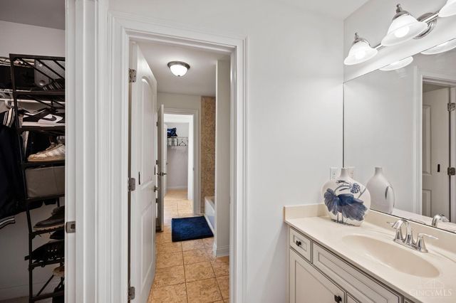 4738 Saddletop Ridge Lane, Mason, OH 45040