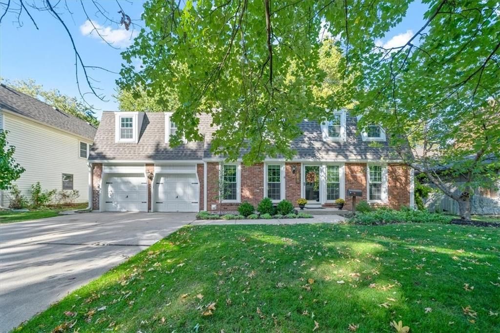 9146 W 92nd Place, Overland Park, KS 66212