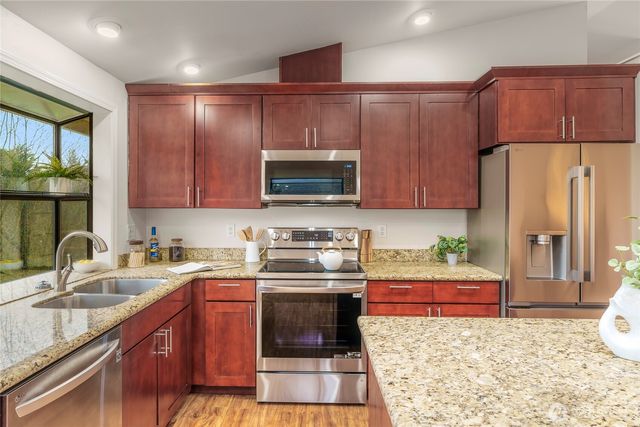 4225 SW 337th Place, Federal Way, WA 98023