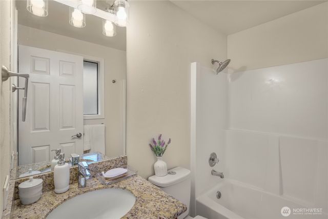 4225 SW 337th Place, Federal Way, WA 98023