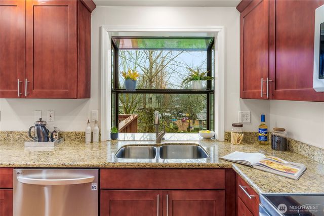 4225 SW 337th Place, Federal Way, WA 98023