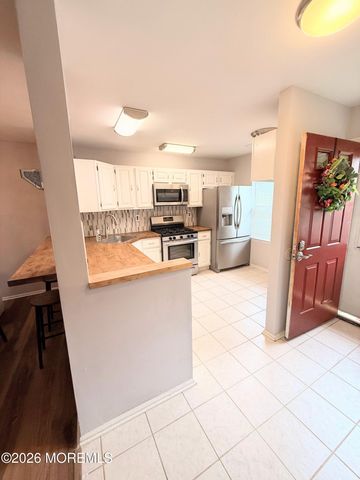 23 Morgan Place, East Brunswick, NJ 08816