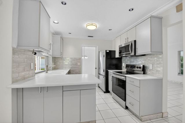 937 Banyan Drive, Delray Beach, FL 33483