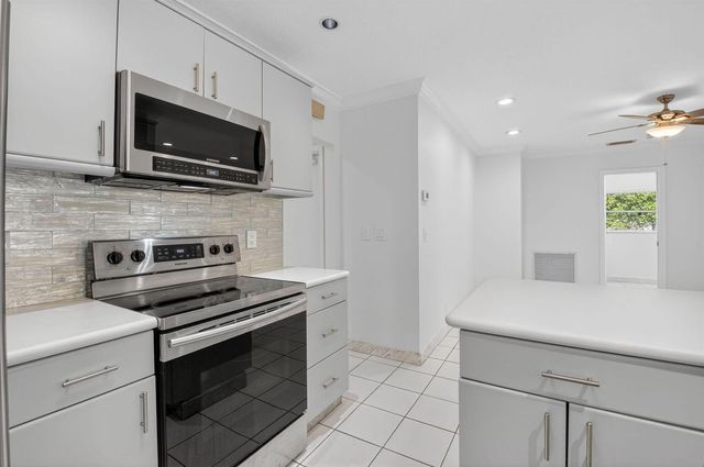 937 Banyan Drive, Delray Beach, FL 33483