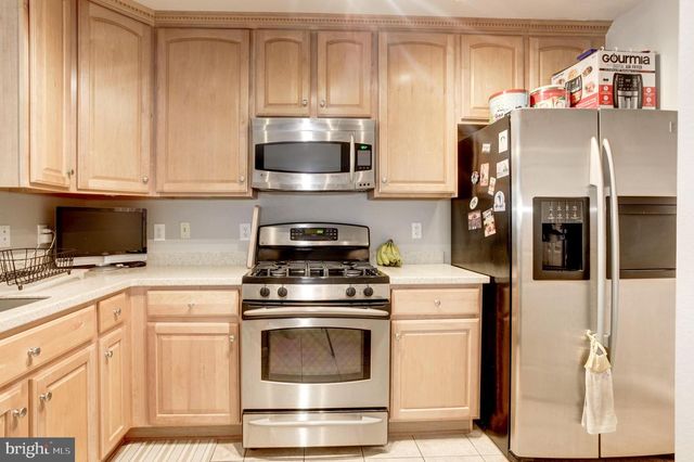12852 FAIR BRIAR LN, Fairfax, VA 22033