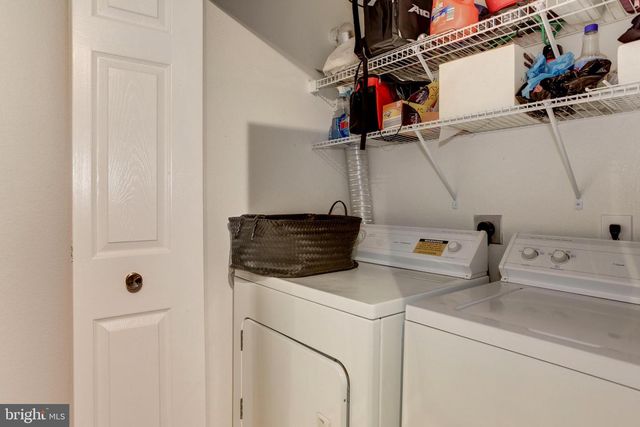 12852 FAIR BRIAR LN, Fairfax, VA 22033