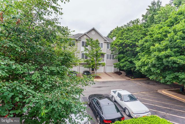 12852 FAIR BRIAR LN, Fairfax, VA 22033