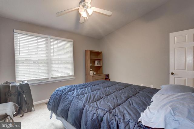 12852 FAIR BRIAR LN, Fairfax, VA 22033
