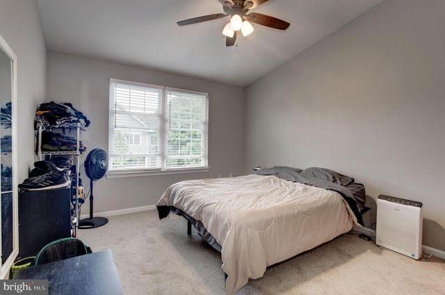 12852 FAIR BRIAR LN, Fairfax, VA 22033