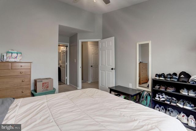 12852 FAIR BRIAR LN, Fairfax, VA 22033