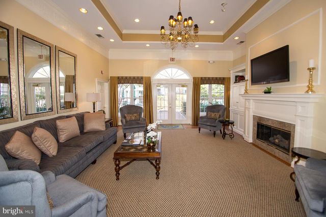 12852 FAIR BRIAR LN, Fairfax, VA 22033