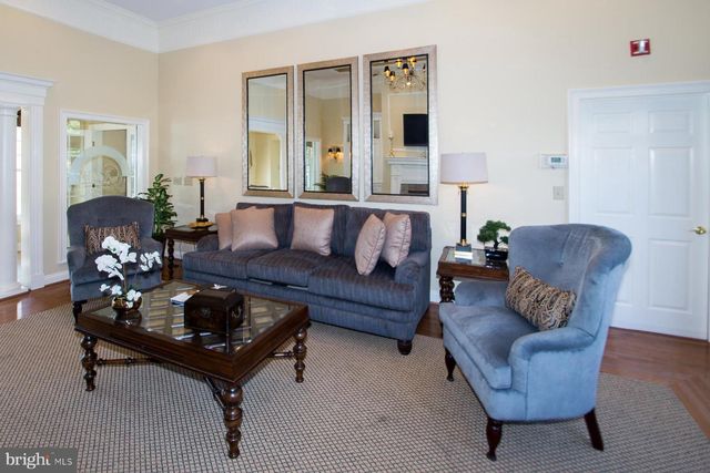 12852 FAIR BRIAR LN, Fairfax, VA 22033