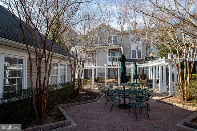12852 FAIR BRIAR LN, Fairfax, VA 22033