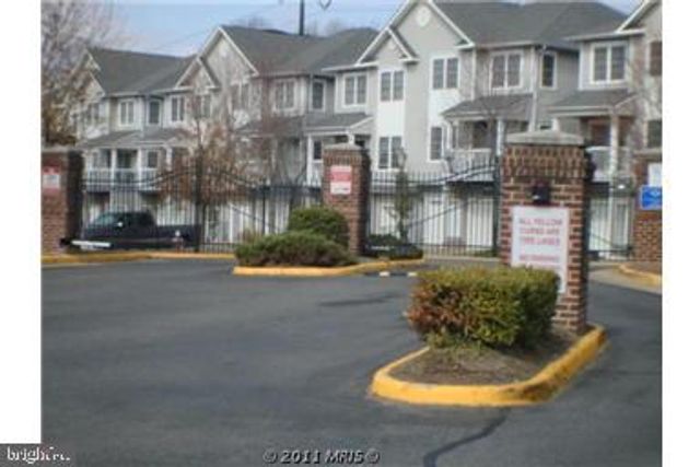 12852 FAIR BRIAR LN, Fairfax, VA 22033