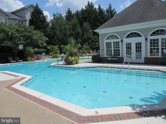 12852 FAIR BRIAR LN, Fairfax, VA 22033