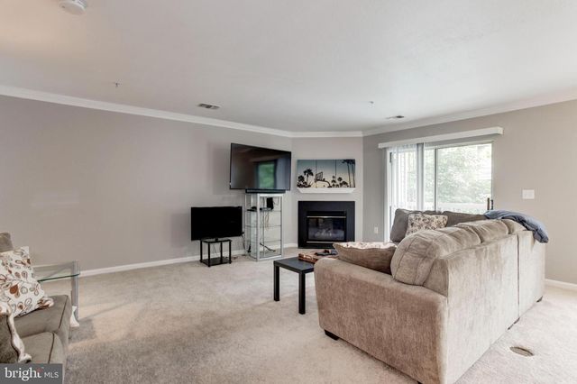 12852 FAIR BRIAR LN, Fairfax, VA 22033