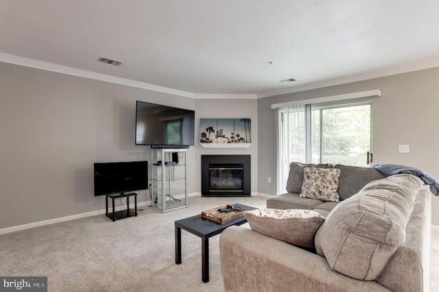 12852 FAIR BRIAR LN, Fairfax, VA 22033