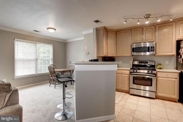 12852 FAIR BRIAR LN, Fairfax, VA 22033