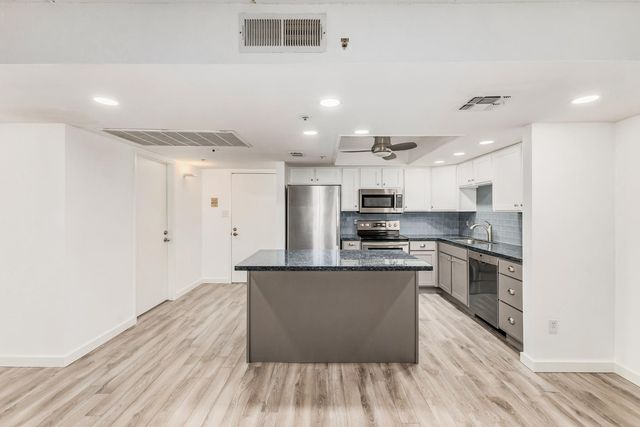 7950 E Camelback Road 305, Scottsdale, AZ 85251