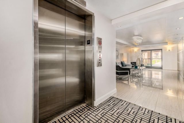 7950 E Camelback Road 305, Scottsdale, AZ 85251