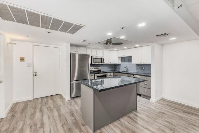 7950 E Camelback Road 305, Scottsdale, AZ 85251