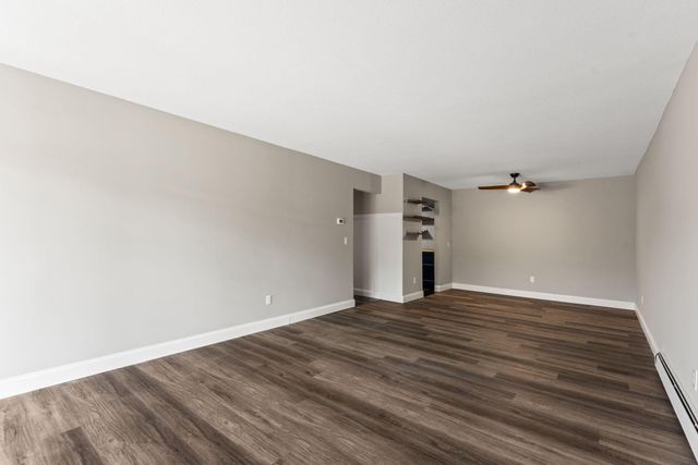 2700 Oxford Street N 101, Roseville, MN 55113