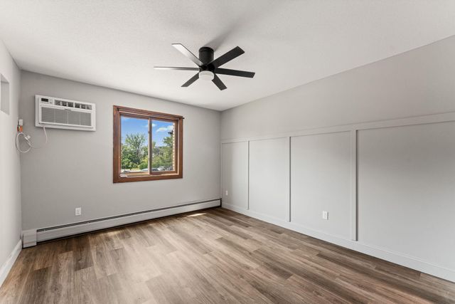 2700 Oxford Street N 101, Roseville, MN 55113