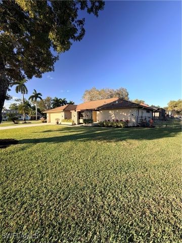 1941 Princess CT, Naples, FL 34110