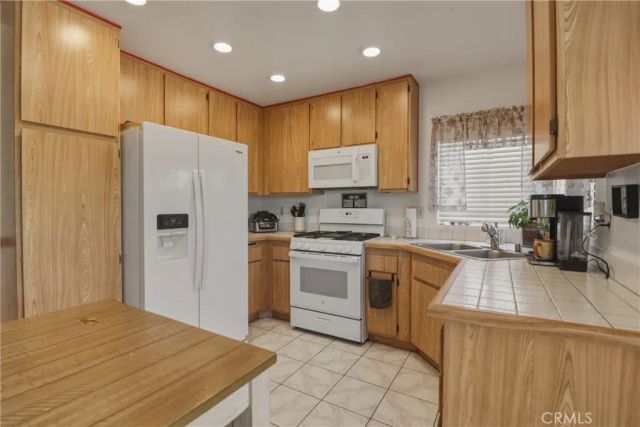 13886 San Gorgonio, Victorville, CA 92392
