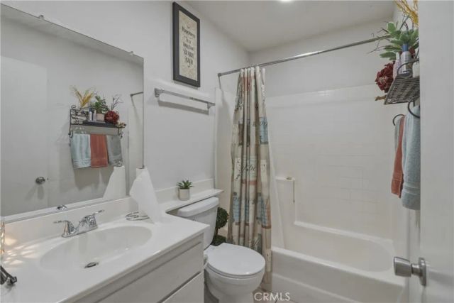 13886 San Gorgonio, Victorville, CA 92392