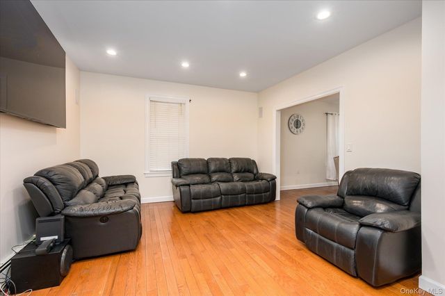 34 S Front Street, Farmingdale, NY 11735