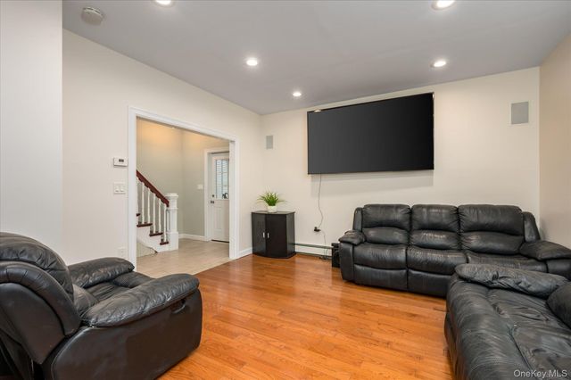 34 S Front Street, Farmingdale, NY 11735