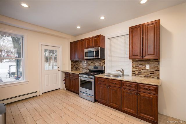 34 S Front Street, Farmingdale, NY 11735