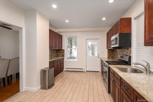 34 S Front Street, Farmingdale, NY 11735