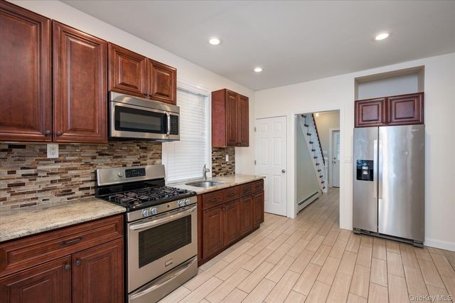 34 S Front Street, Farmingdale, NY 11735