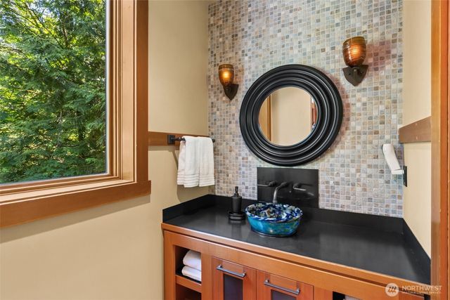 8641 Fernwood Street NE, Olympia, WA 98516