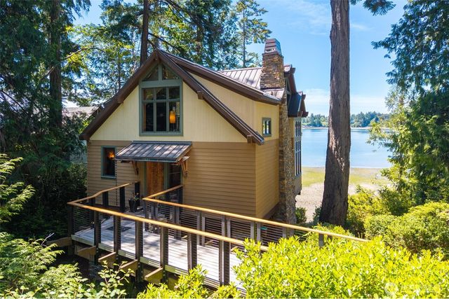 8641 Fernwood Street NE, Olympia, WA 98516