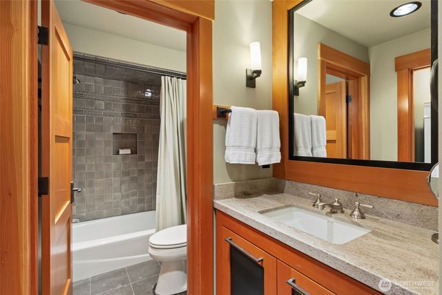 8641 Fernwood Street NE, Olympia, WA 98516