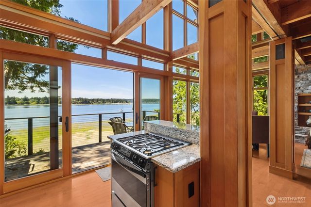 8641 Fernwood Street NE, Olympia, WA 98516