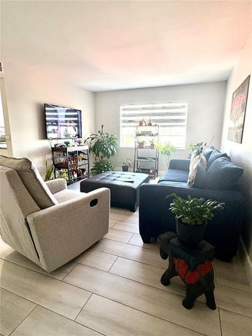 7620 Carlyle Ave 502, Miami Beach, FL 33141